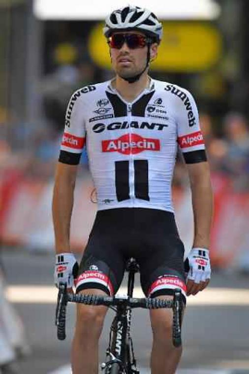 Tour - Tom Dumoulin doet behoefte in camper