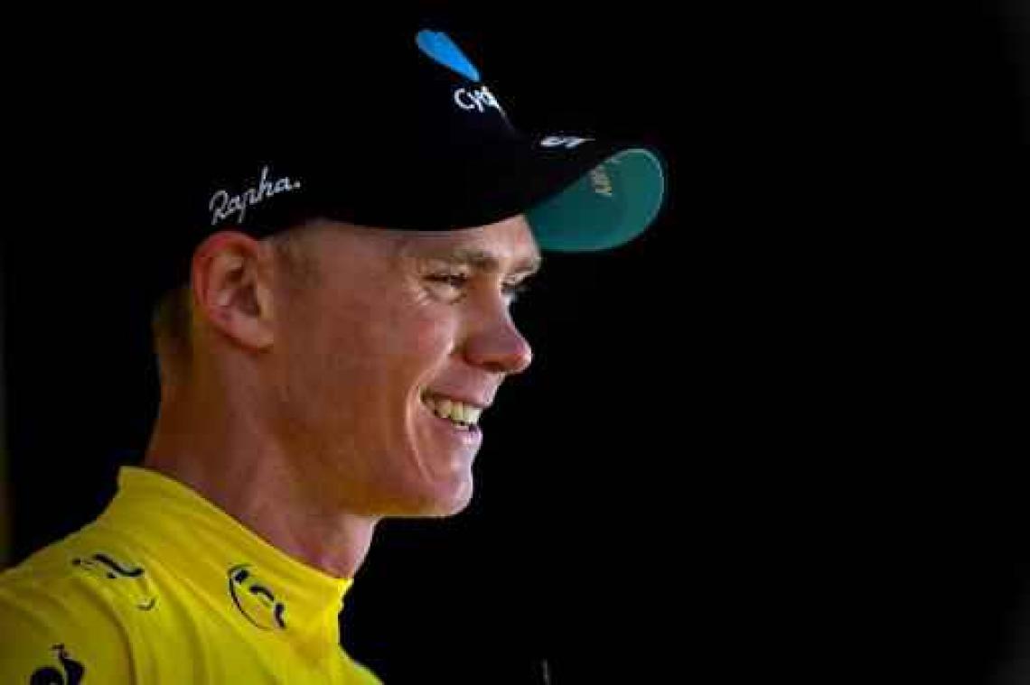 Tour - Chris Froome glundert na zege in zware bergrit