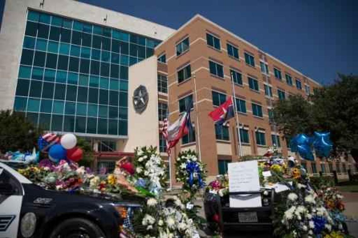 Agenten neergeschoten in Dallas - Geen verdachte personen aangetroffen na dreiging tegen politiekantoor Dallas