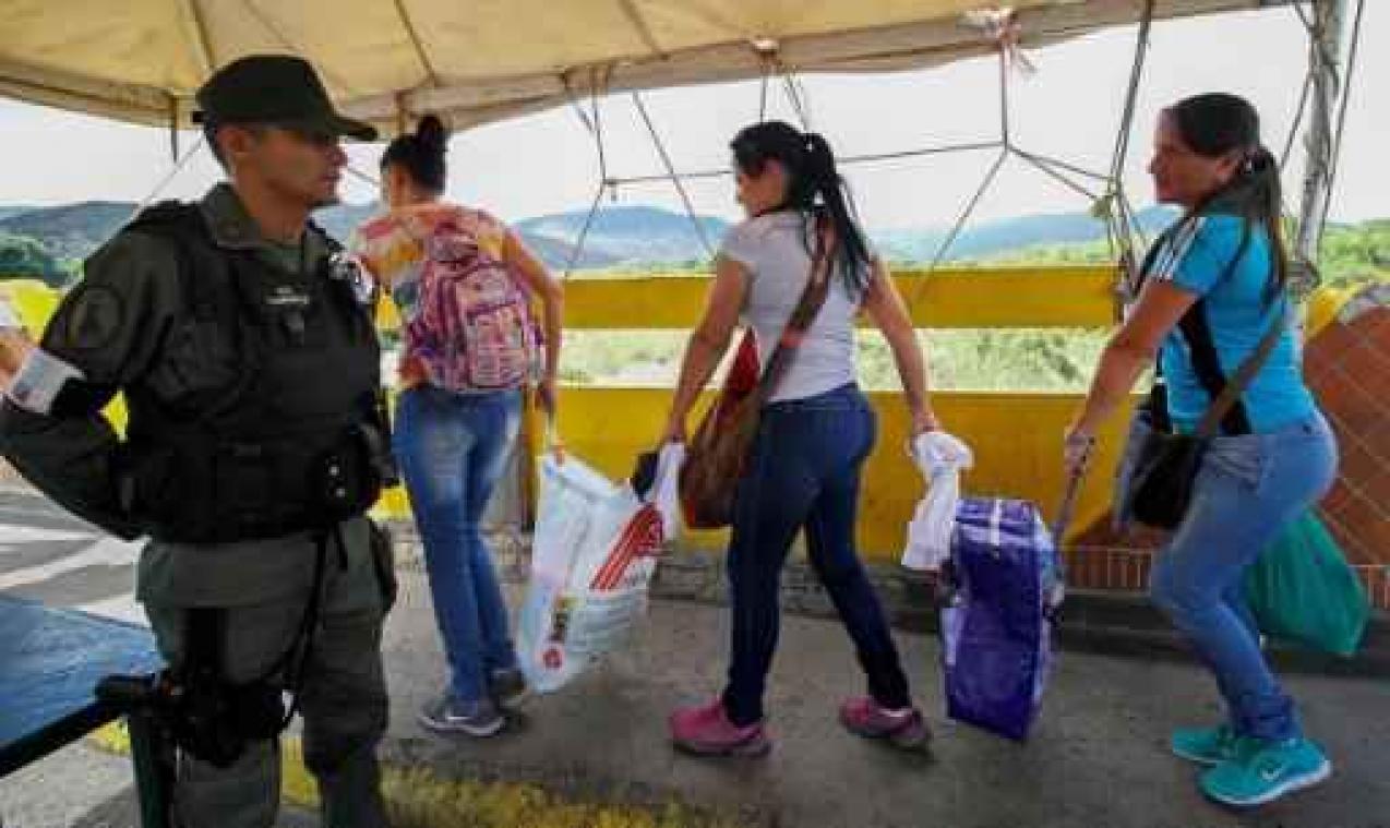 25.000 Venezolanen steken Colombiaanse grens over om voeding en geneesmiddelen te kopen