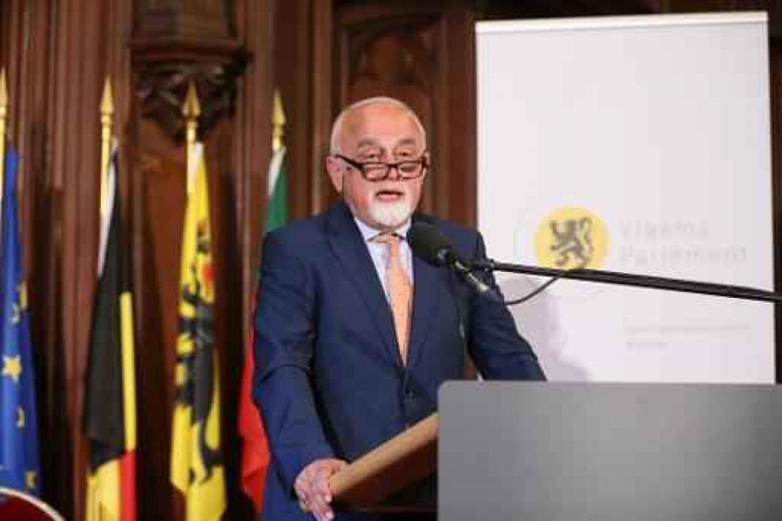 Peumans pleit voor nauwere samenwerking tussen Vlaanderen en Nederland