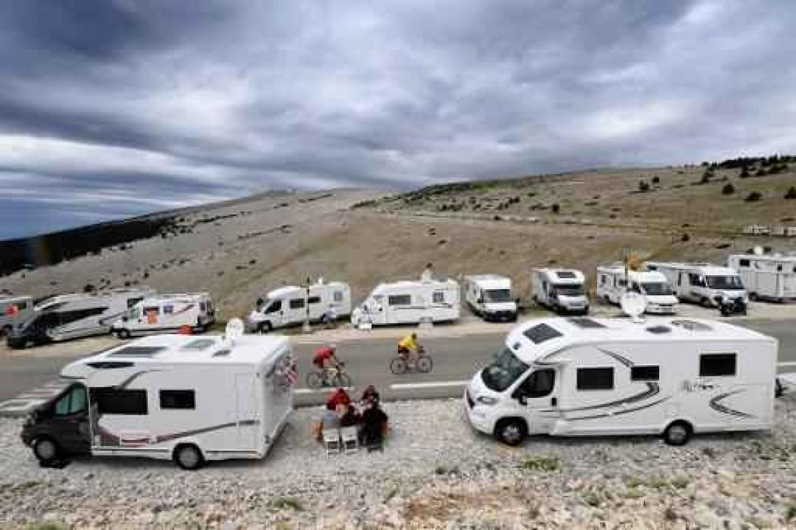 Organisatie verlegt aankomst 12e etappe van top Mont Ventoux naar Chalet Reynard