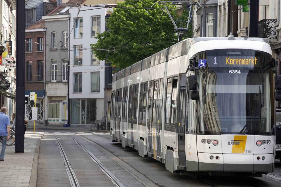 Afstappen van bus of tram blijft huzarenstuk