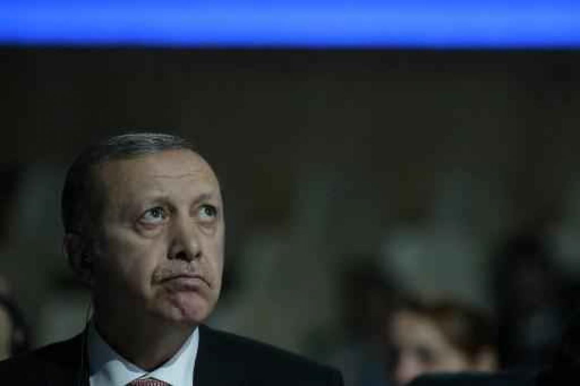 Erdogan belooft Turkije verder "te zuiveren"