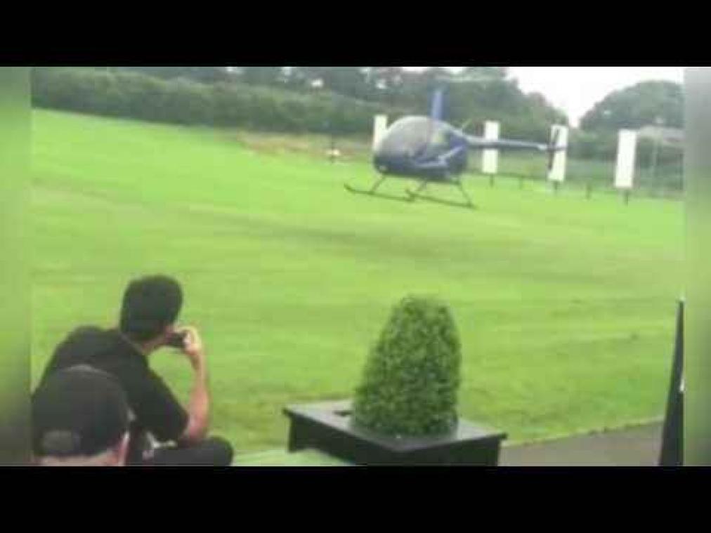 Cricketclub gebruikt helikopter om terrein tijdig droog te krijgen