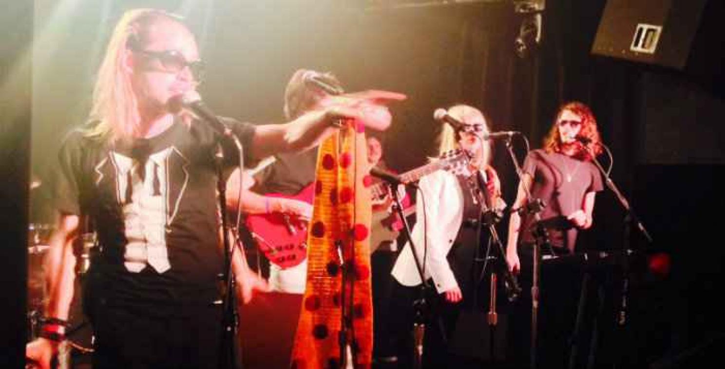 Macaulay Culkins pizzaband brengt eerste album uit