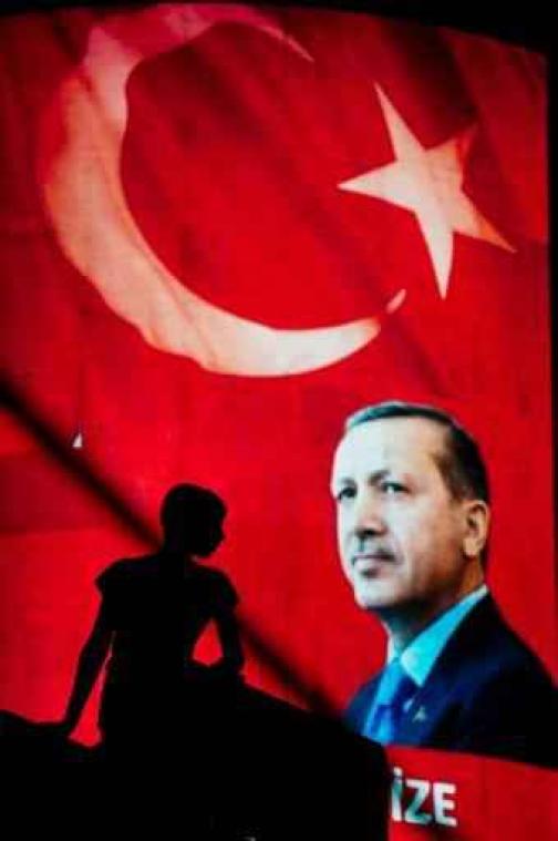 Couppoging Turkije - Erdogan kondigt noodtoestand van drie maanden aan