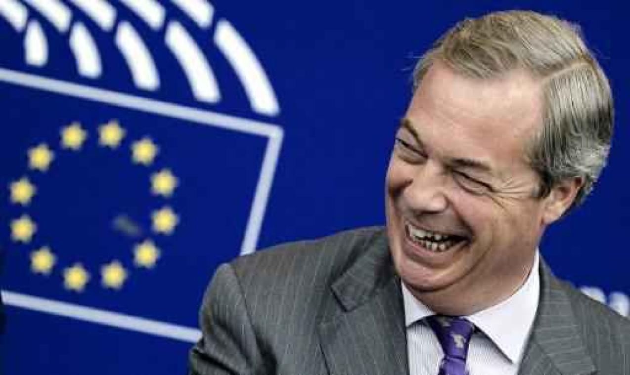 Bijna 40.000 mensen ondertekenen petitie om Farage te vervolgen