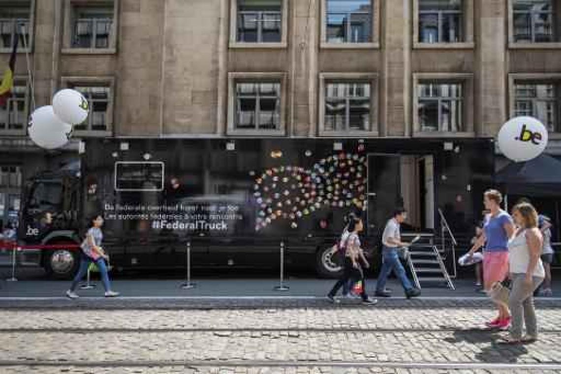 Nationale feestdag - Verdacht voertuig aan Grote Zavel in Brussel blijkt loos alarm