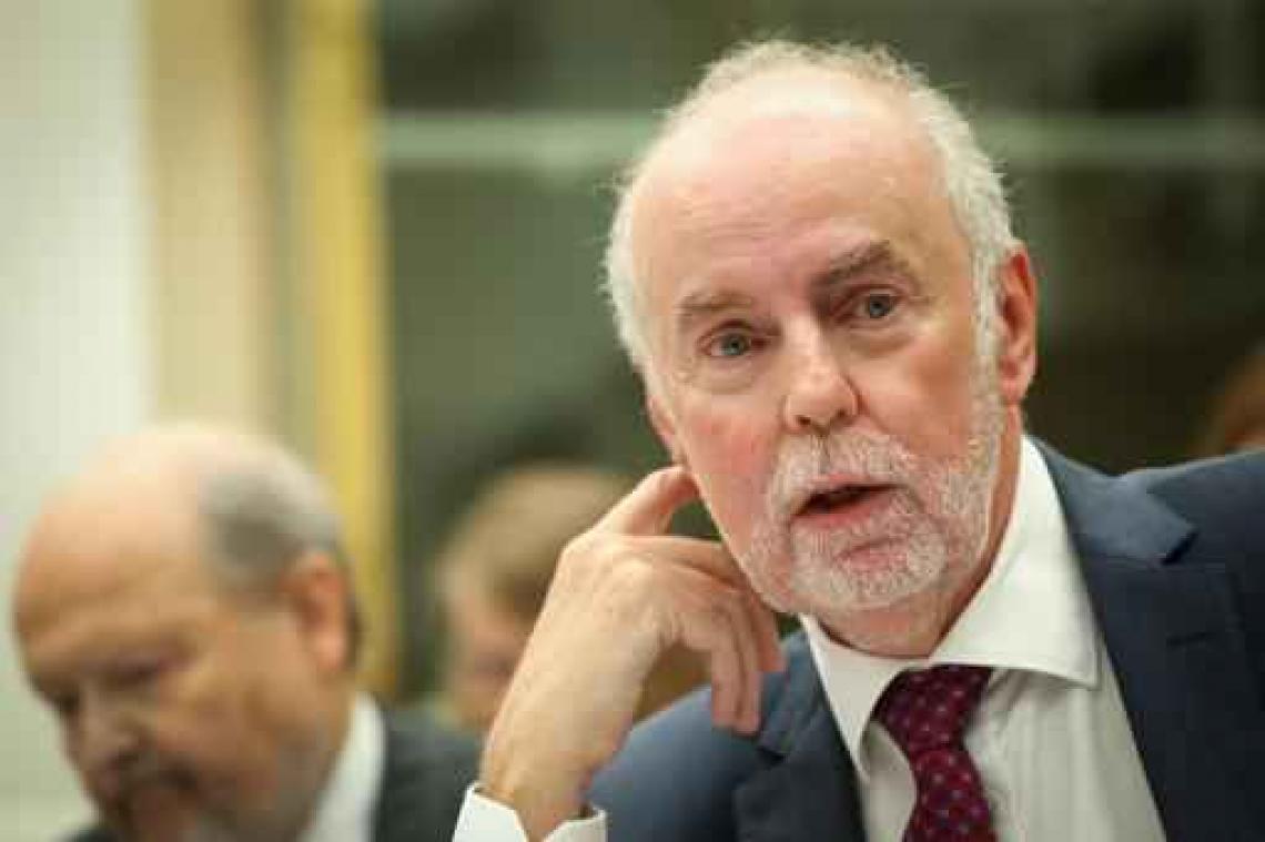 Gouverneur Nationale Bank stelt federale regering gerust