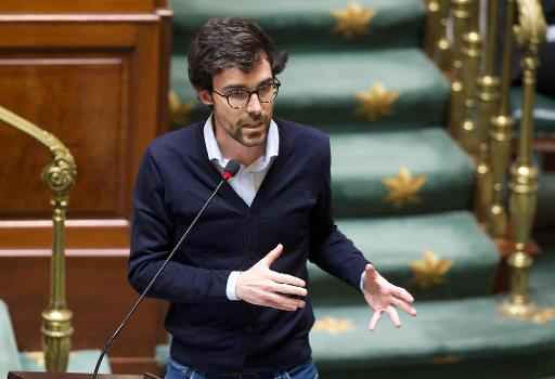 "Regering mist zelfkritiek"
