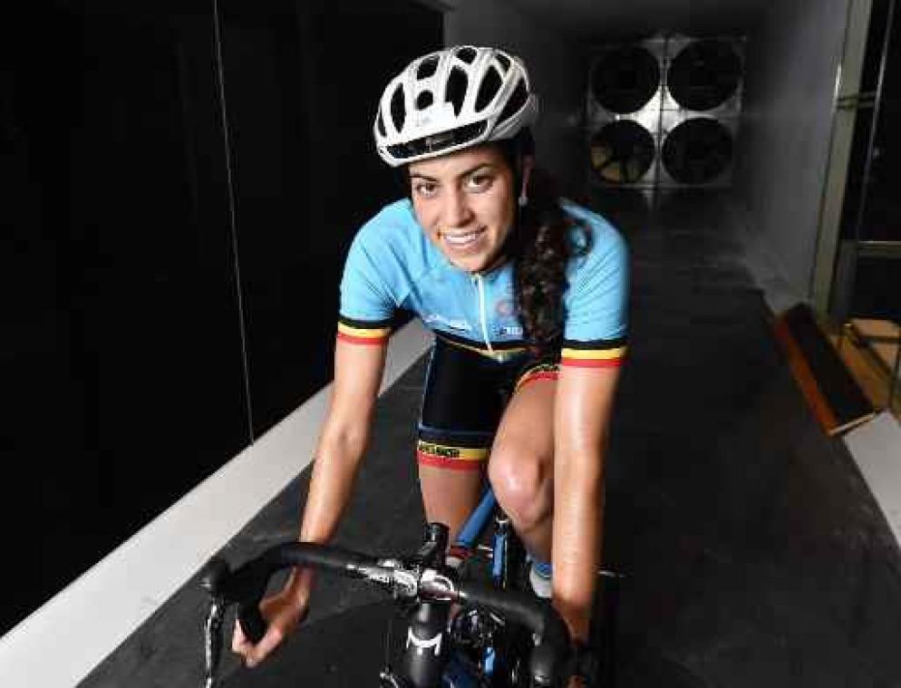 Europabeker sprinttriatlon - Claire Michel winnares in Rotterdam