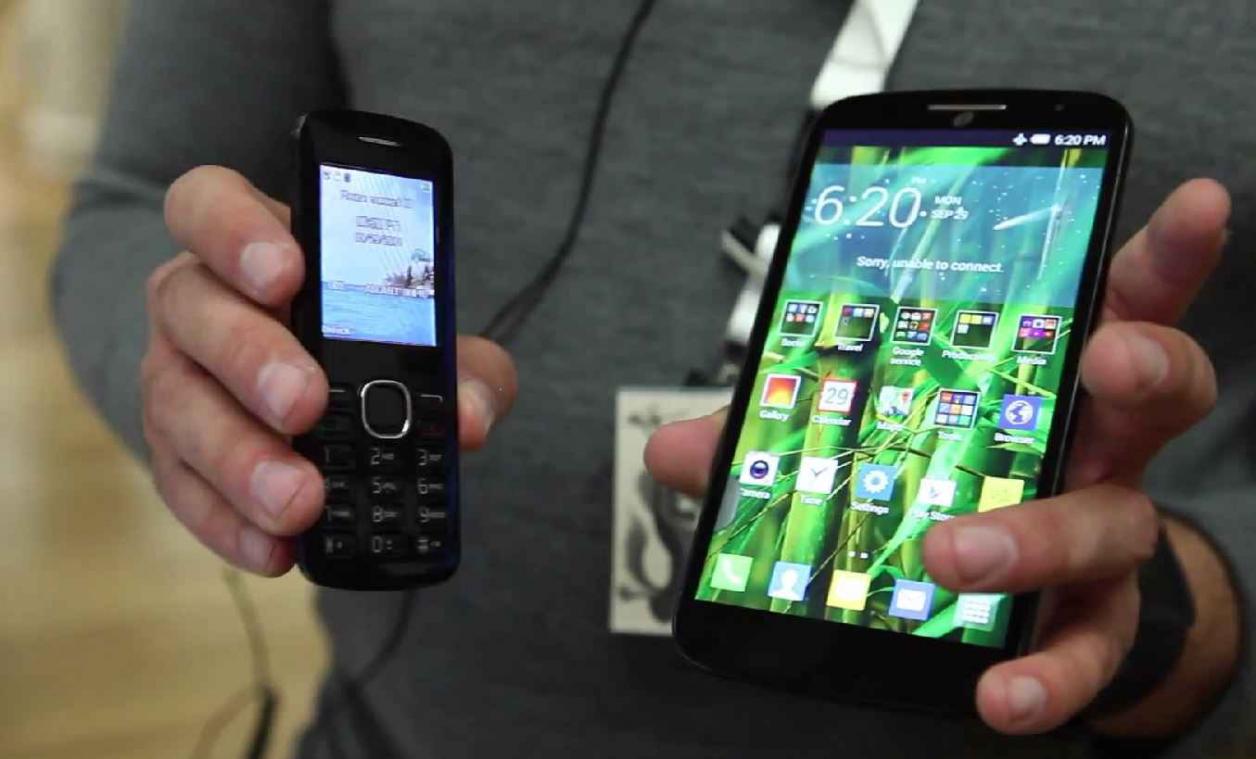 Alcatel grijpt terug naar het verleden om bellen met phablets te vereenvoudigen