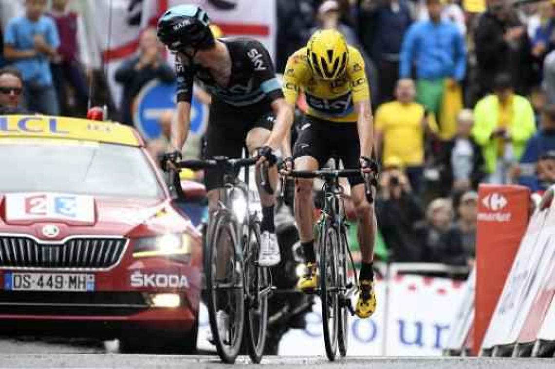 Tour - Sky viert Tourzege met hamburgers en bier