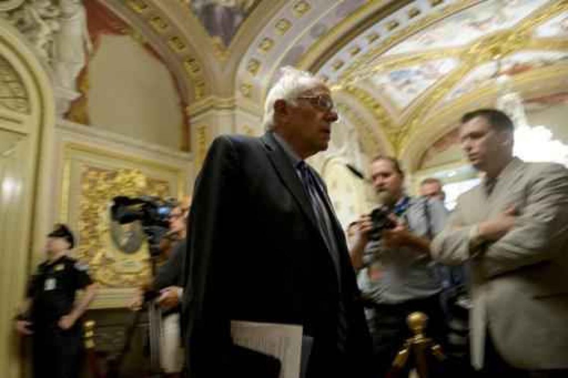 Sanders roept op voor Clinton te stemmen tegen "demagoog Trump"