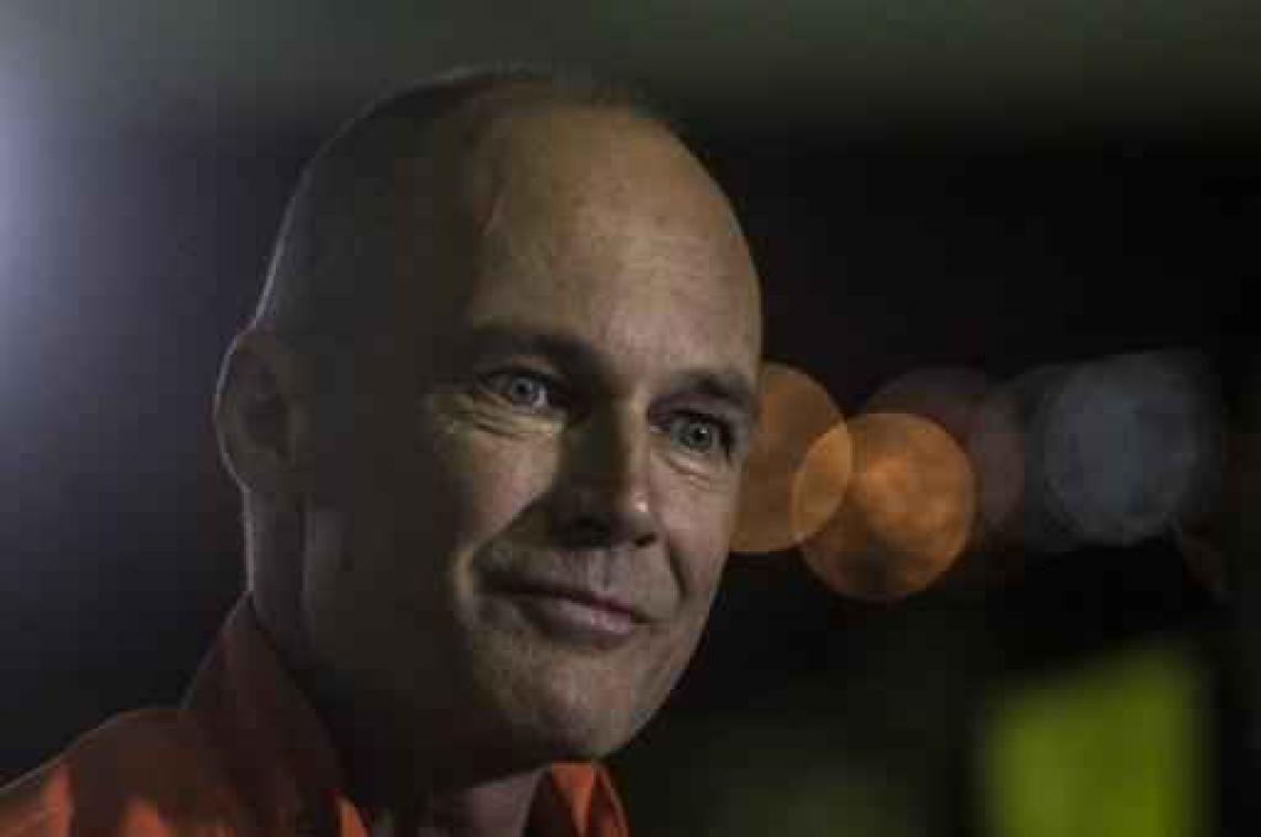 Zonnevliegtuig Solar Impulse 2 geland in Abu Dhabi na beëindigen wereldreis