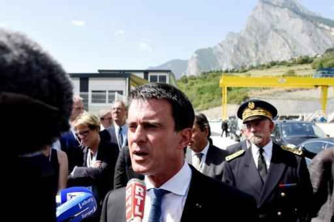 Premier Valls gewaagt van een "barbaarse daad"