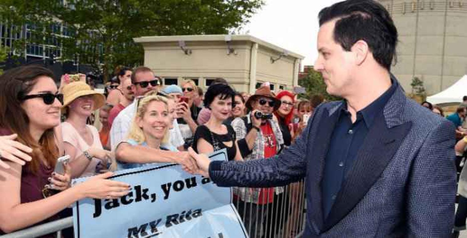 Jack White stuurt vinylspeler de ruimte in