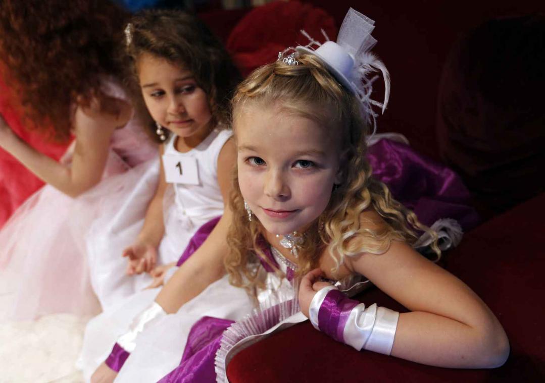 Mini Miss België staakt voorlopig de strijd
