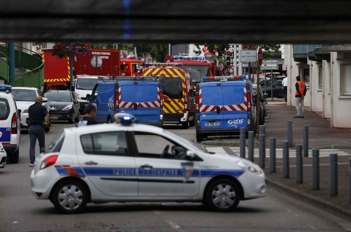 Dader Rouen werd vrijgelaten met enkelband wegens zelfmoordneigingen