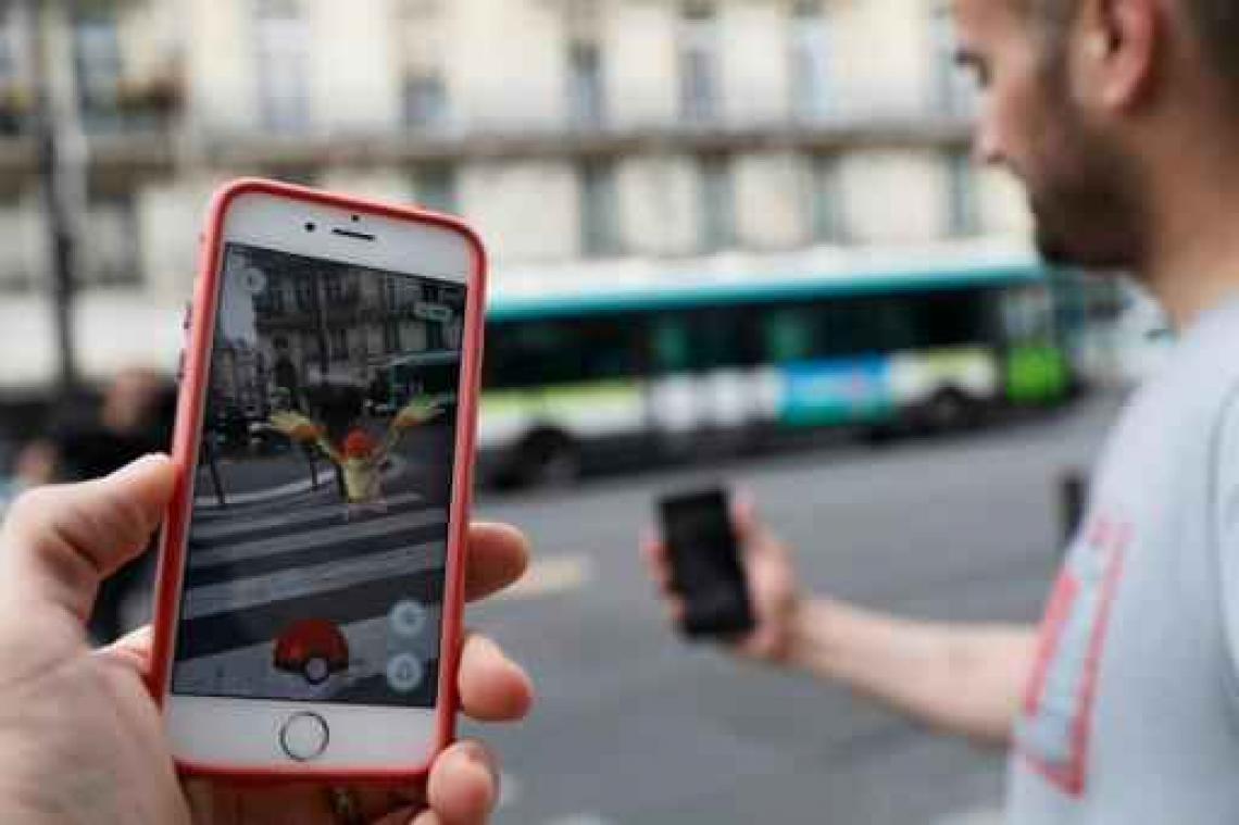 Politie moet Antwerpse Kammenstraat afsluiten na overrompeling door Pokémon-jagers