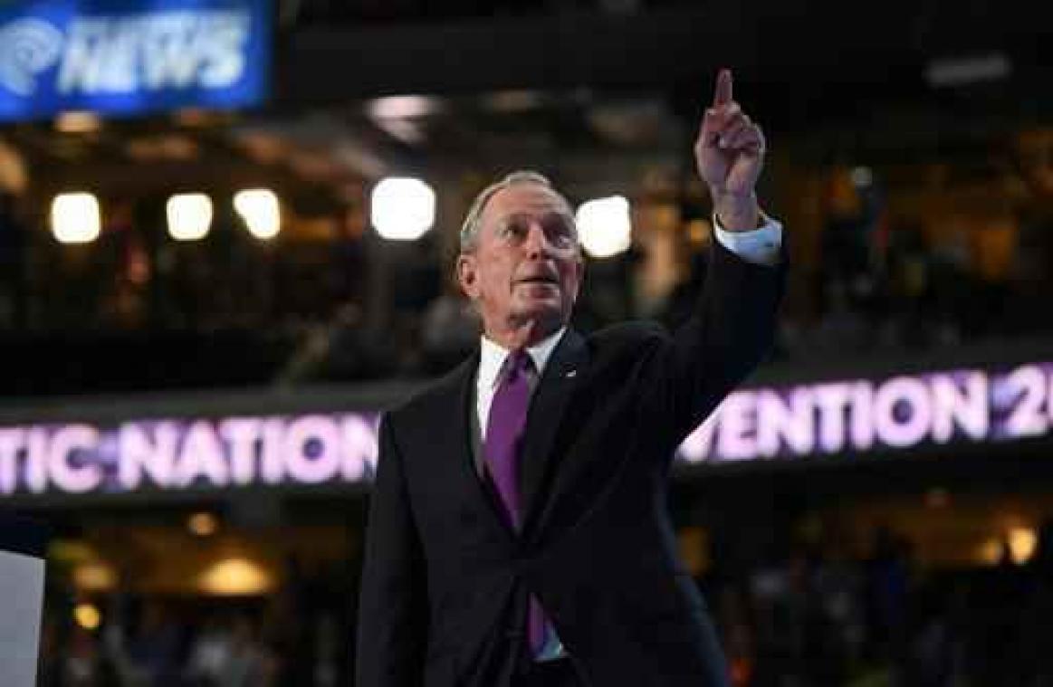 Michael Bloomberg noemt Republikein Trump een "charlatan"