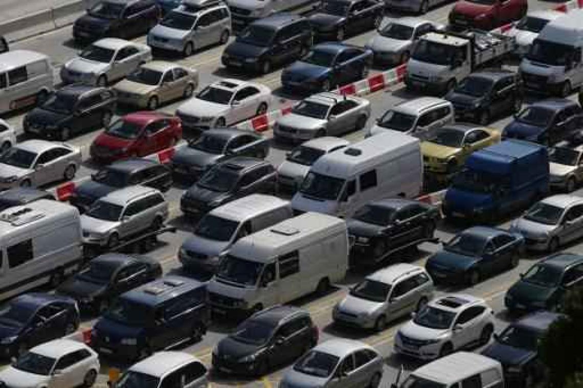 Files vakantieverkeer blijven aangroeien, in Rhônevallei al meer dan 15O km file