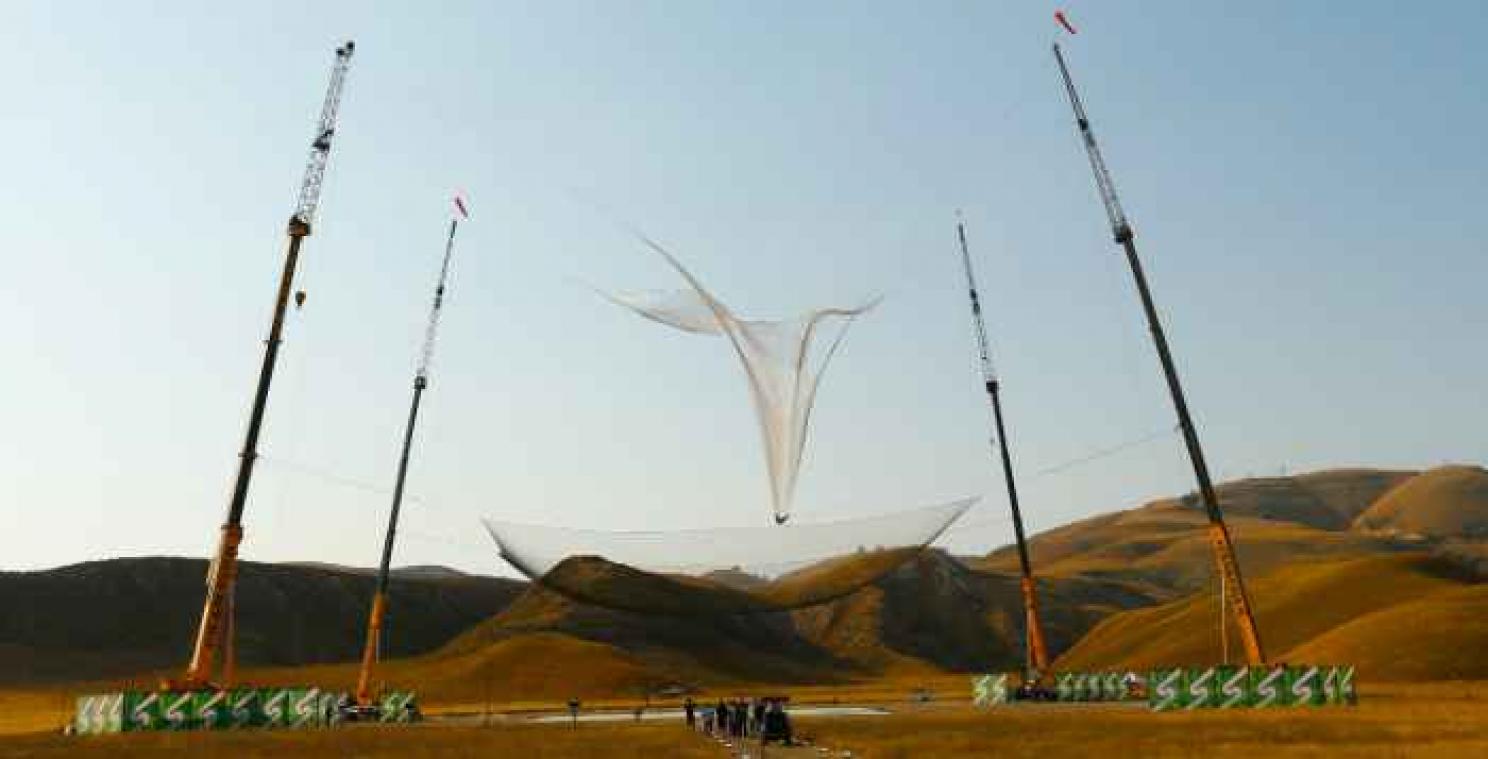 Skydiver slaagt in sprong van 7.600 meter zonder parachute