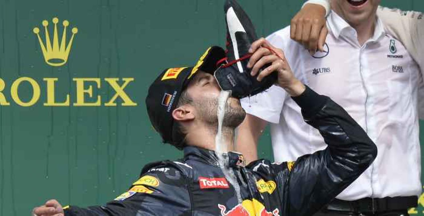 Daniel Ricciardo viert op geheel eigen manier