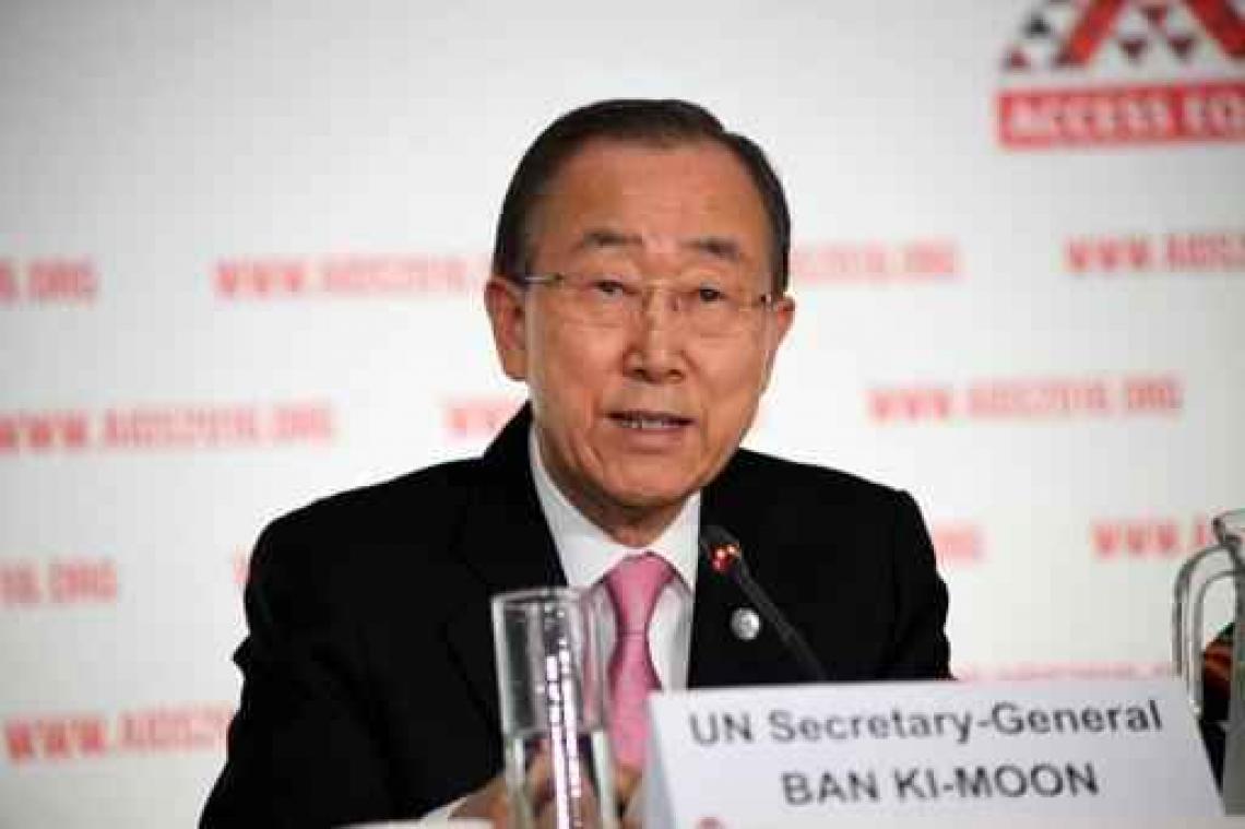 Ban Ki-moon draagt fakkel in Rio
