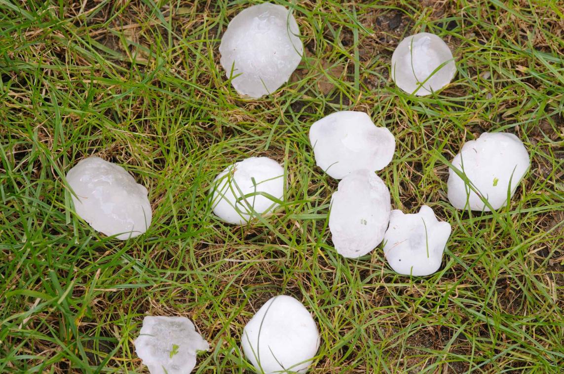 Hoe zit het met de verzekeringen als een storm je huis heeft beschadigd? 
