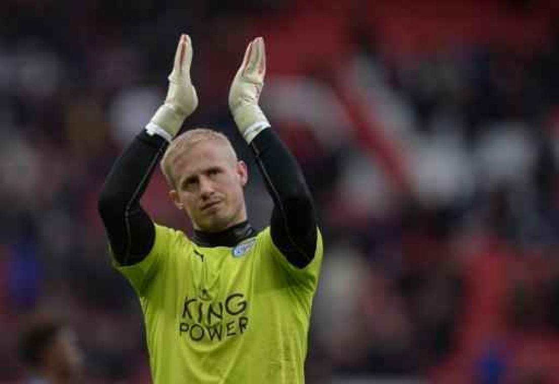 Premier League - Kasper Schmeichel blijft Leicester City trouw
