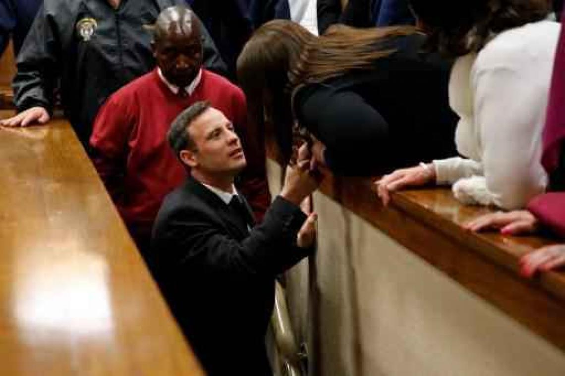 Oscar Pistorius in ziekenhuis na val