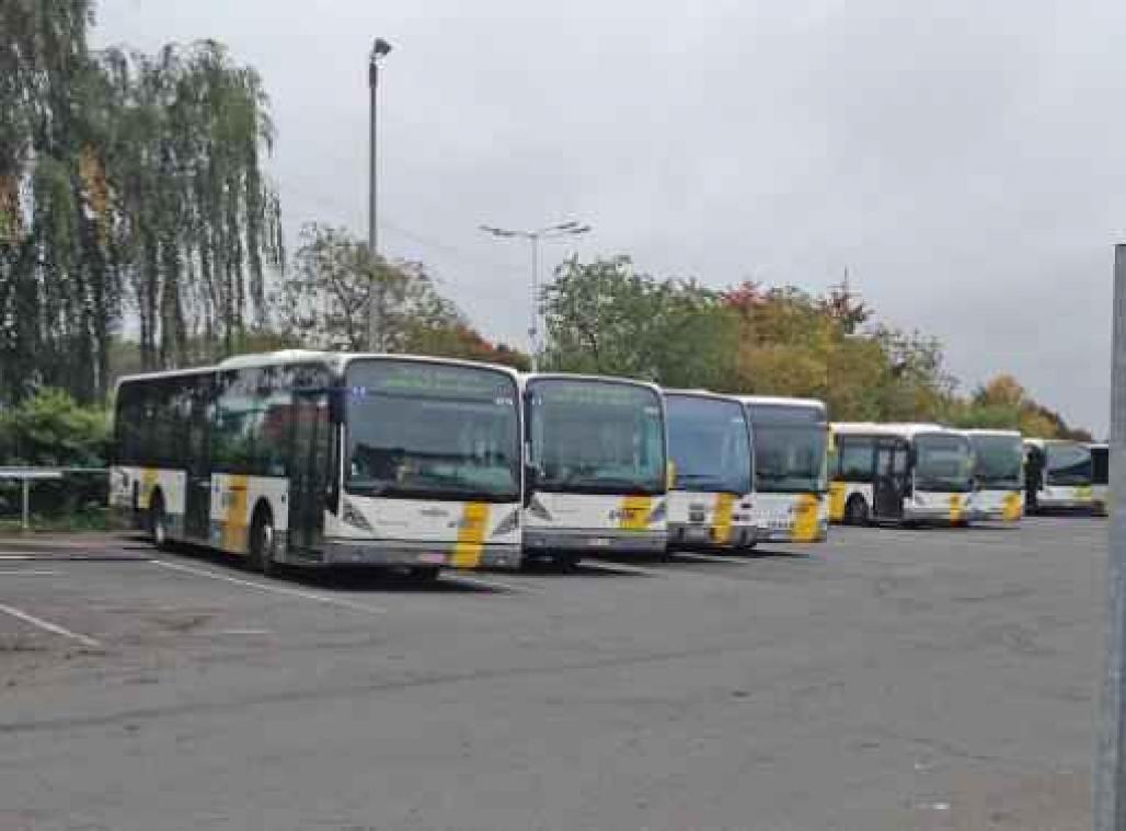 Busverkeer tussen Brussel en Ninove verstoord door staking in stelplaats Meerbeke