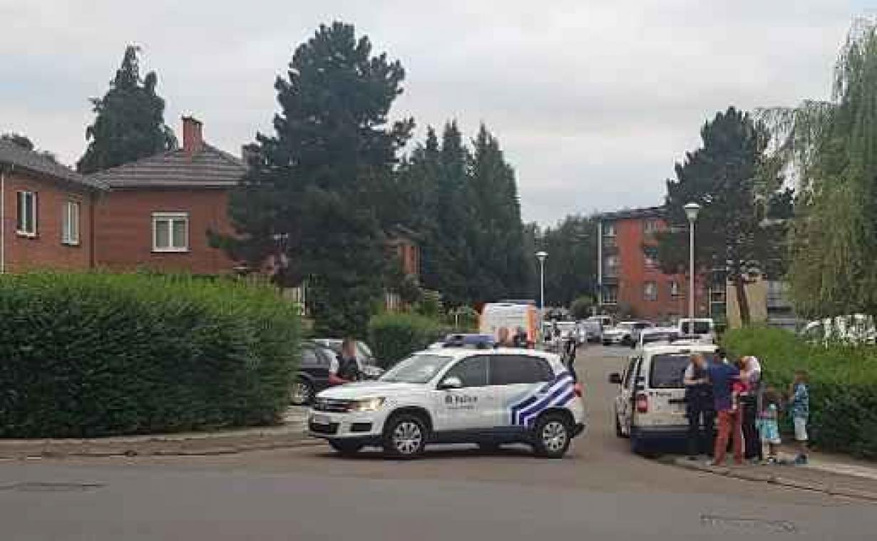 Eén agente Charleroi overgebracht naar ziekenhuis Saint-Luc in Brussel
