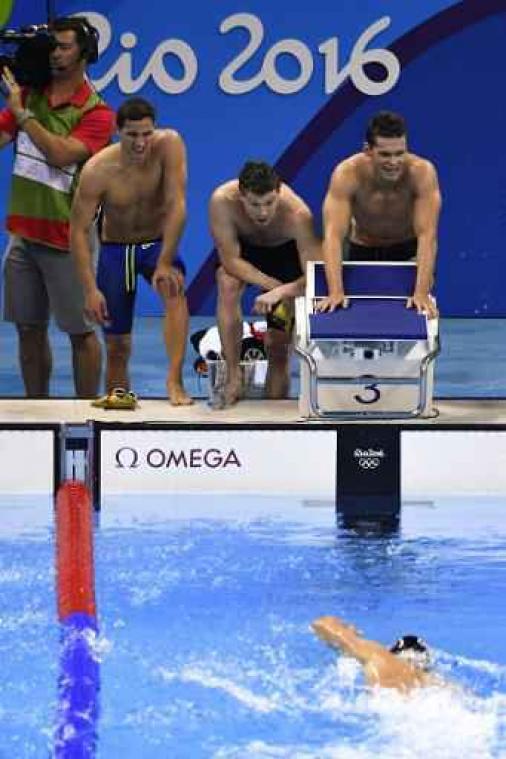 Croenen, Dekoninck, Surgeloose en Timmers zwemmen finale 4x200m vrij