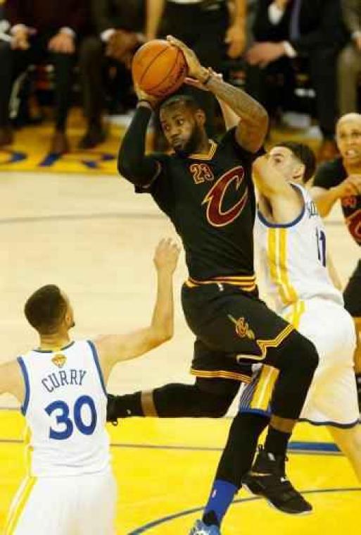 LeBron James blijft voor 100 miljoen dollar Cleveland Cavaliers trouw