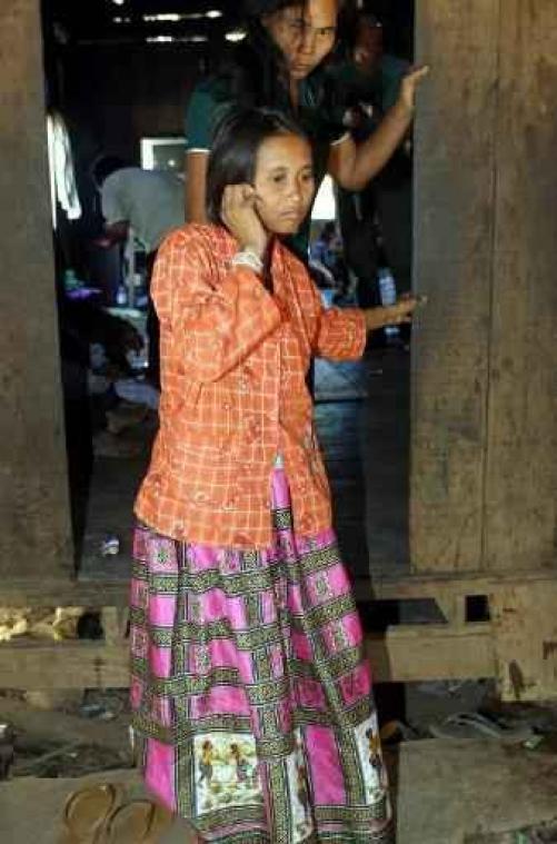 'Junglemeisje' uit Cambodja herenigd met haar familie