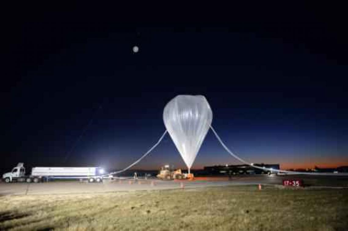 Google-manager breekt parachuterecord van Baumgartner