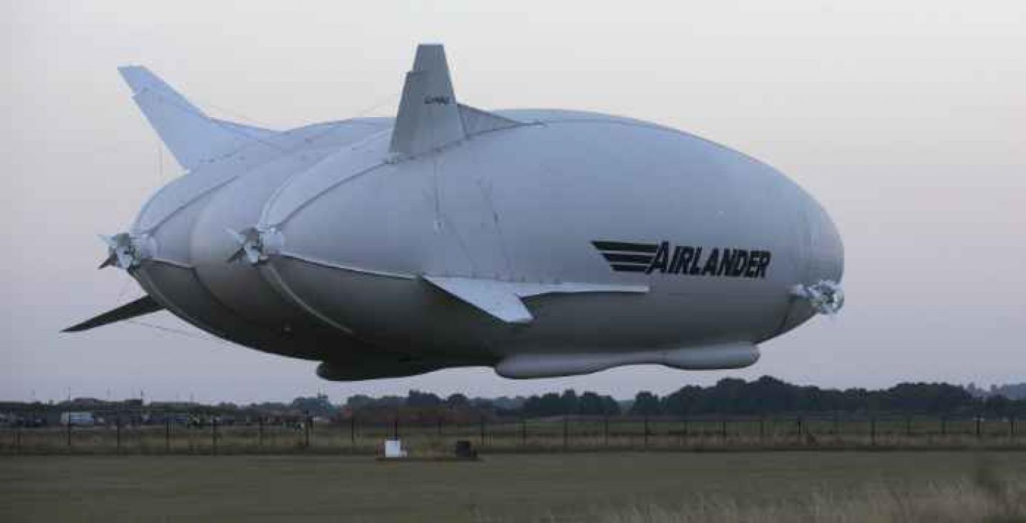 's Werelds grootste luchtschip maakt eerste vlucht