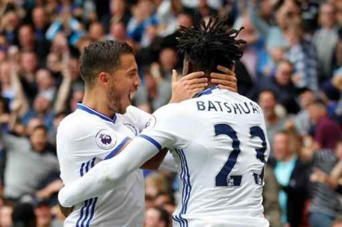 Belgen in het buitenland - Defour dirigeert Burnley meteen naar zege tegen Liverpool, Batshuayi scoort voor Chelsea