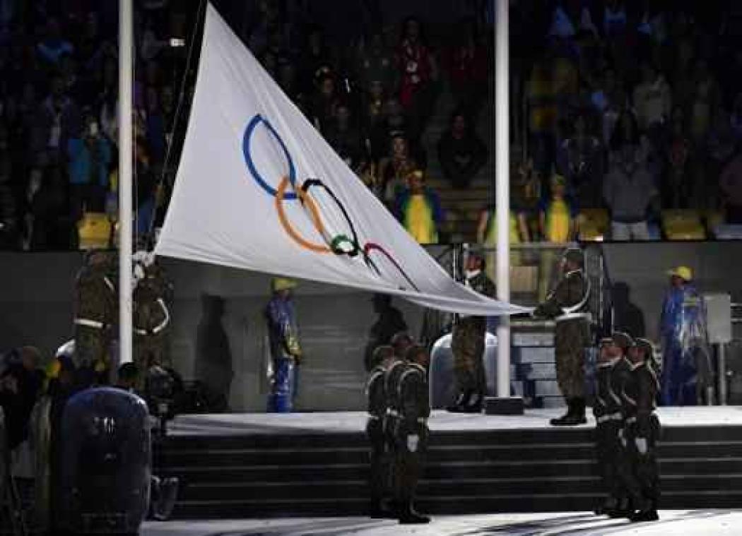 OS 2016 - Olympische vlag officieel aan Tokio overgedragen