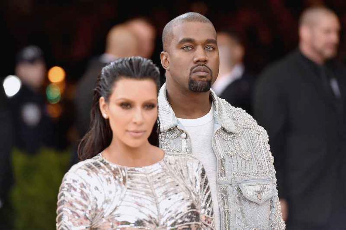 Kim en Kanye bedelen om gratis vakantie