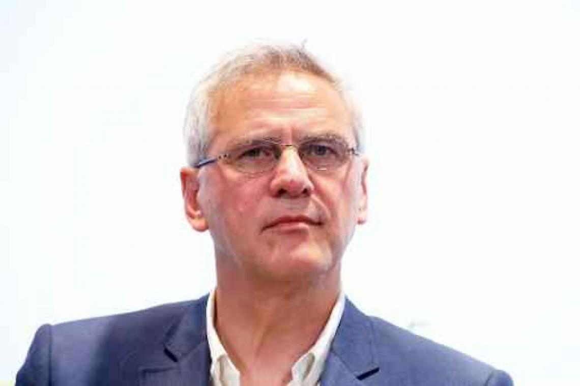 Peeters hoort BNP Paribas Fortis over hogere dossierkosten bij herziening woonkrediet