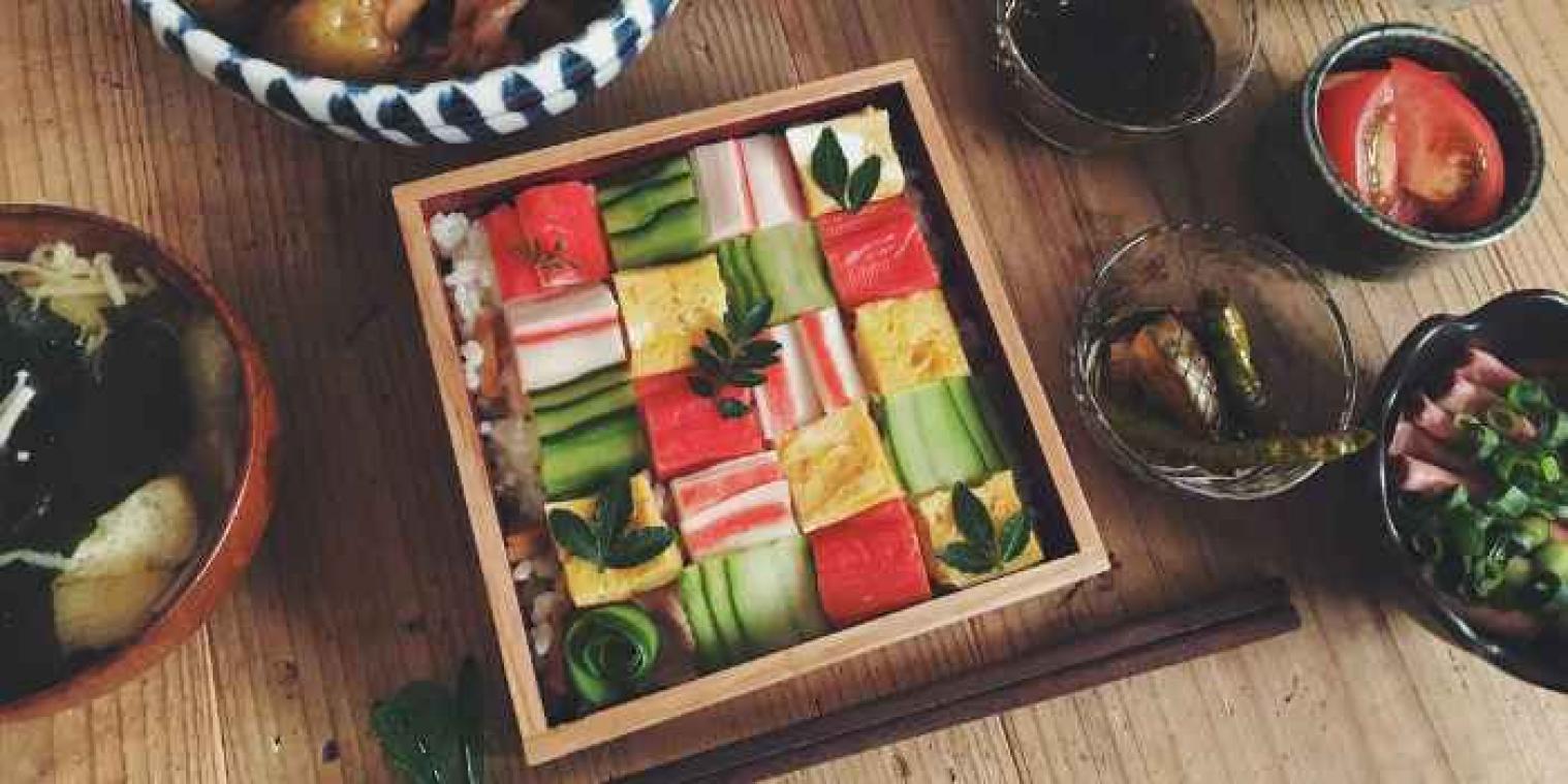 Mozaïek van sushi is dé nieuwste foodtrend