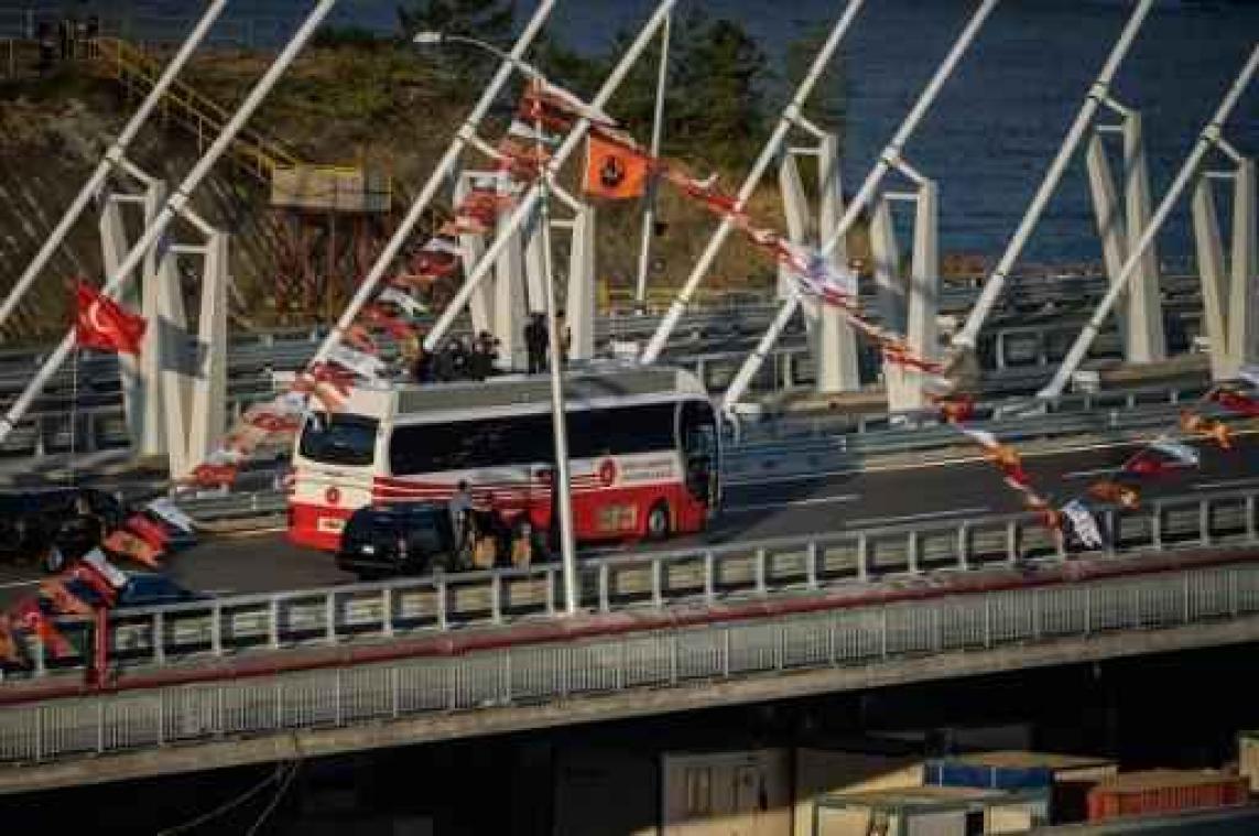 Derde Bosporusbrug in Istanboel feestelijk ingehuldigd