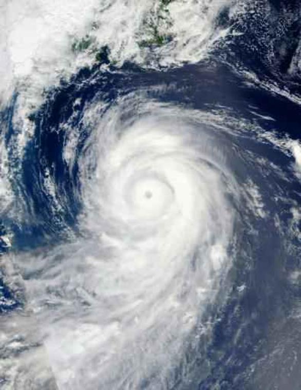 Japan zet zich schrap voor krachtige tyfoon