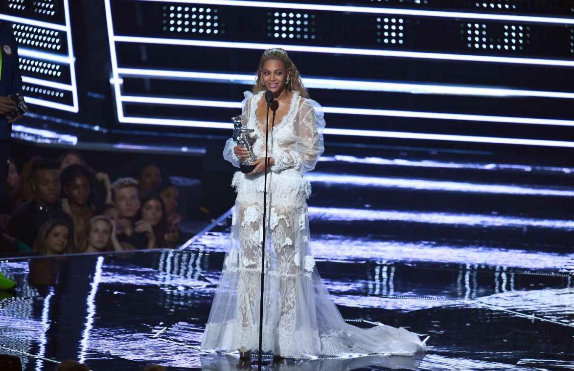 Beyoncé schopt het tot koningin van MTV Video Music Awards