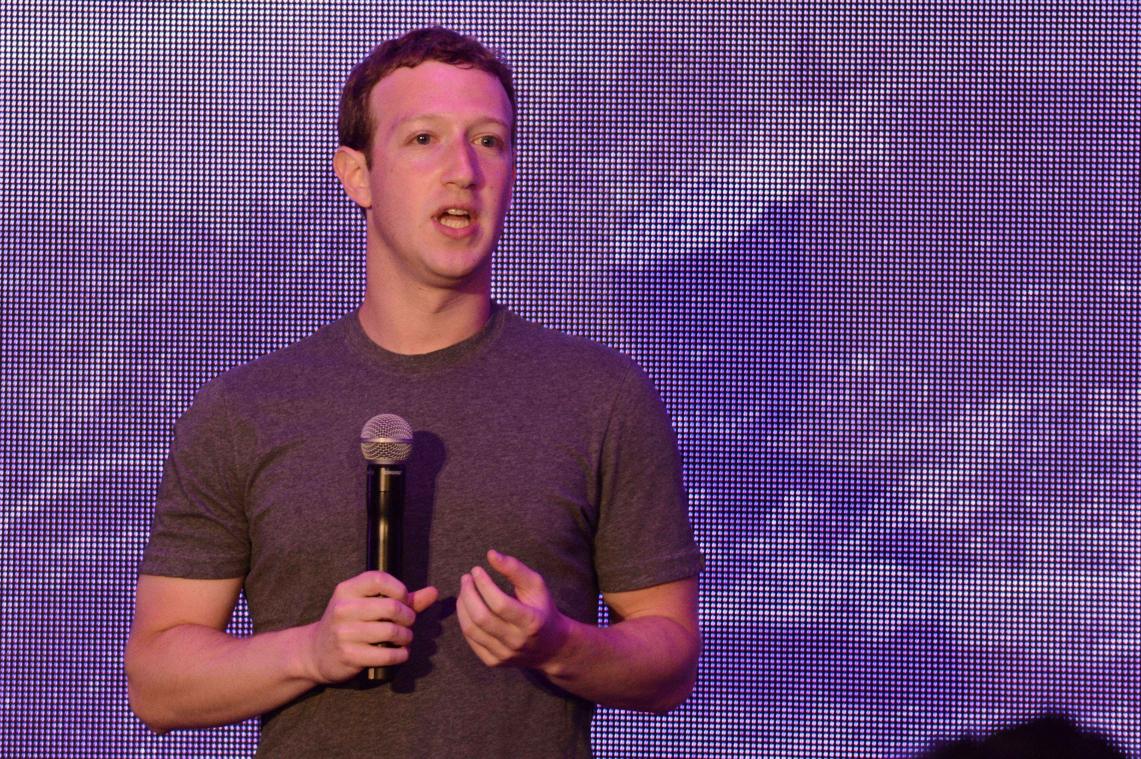 Waarom Zuckerberg altijd hetzelfde T-shirt draagt