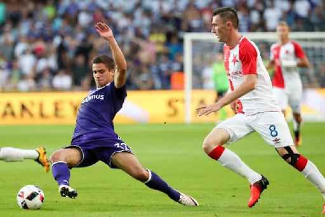 Leander Dendoncker komt bij selectie voor Spanje en Cyprus
